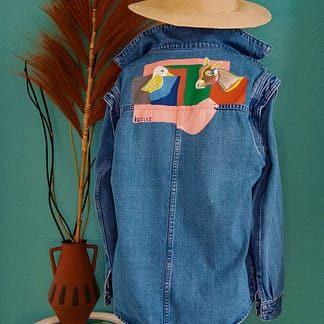peinture-sur-veste-jean-animaux-colorés